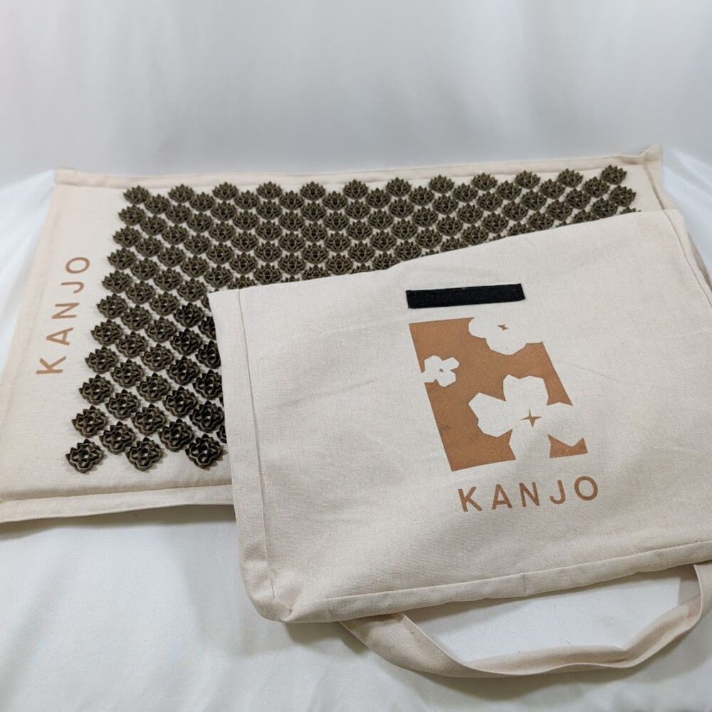 Kanjo Coconut Acupressure Mat Natural Pain Relief Massage Mat w/ Carry Bag